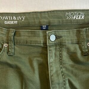 Crown and Ivy 5 pocket stretch pants.